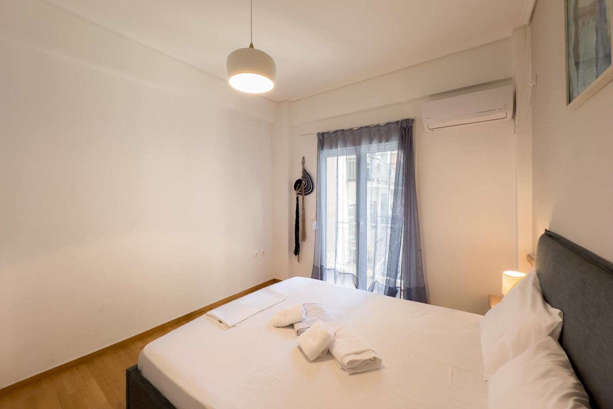 Urban Comfort Apt Near Downtown Атина Екстериор снимка
